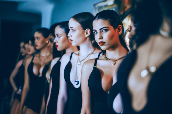 Astuces Incontournables pour Chouchouter et Prolonger la Vie de vos Vêtements d'Hiver